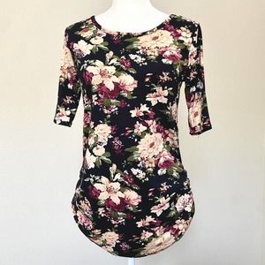 Due Time Maternity floral top elbow sleeves dolphin hem boat neck size Large